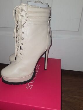 Shoe Dazzle Cream Lace-Up Stiletto Ankle Boots